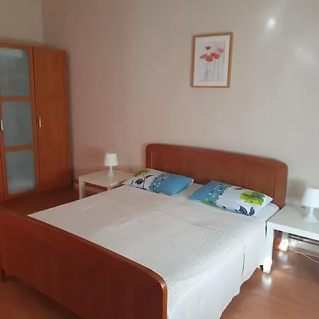 Neli Apartament *